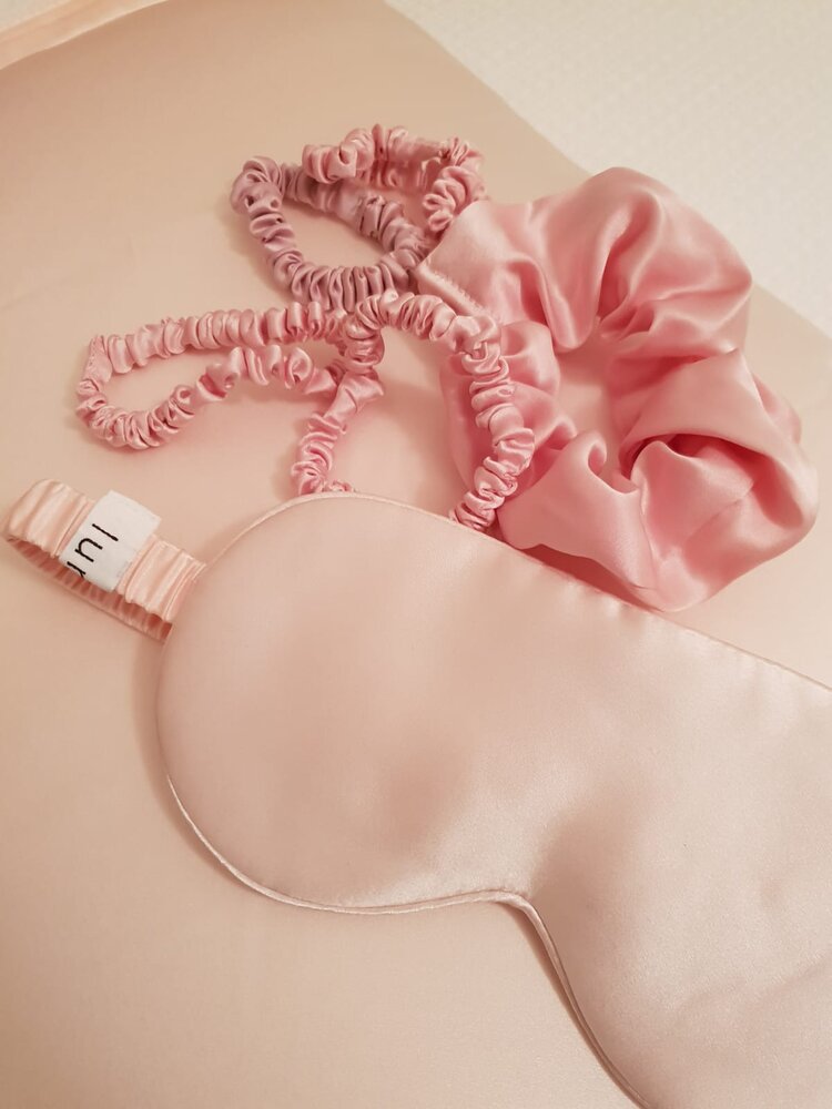 Luna Luxury Pink Silk Eye Mask